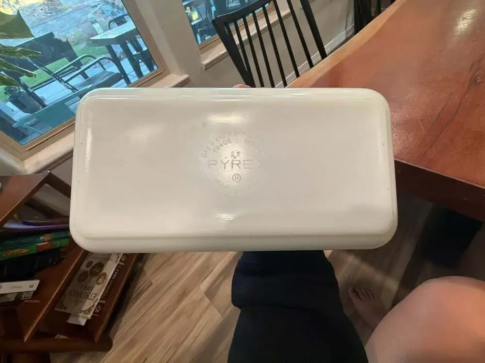 Vintage Pyrex Spring Blossom Crazy Daisy Bread Loaf Pan 913